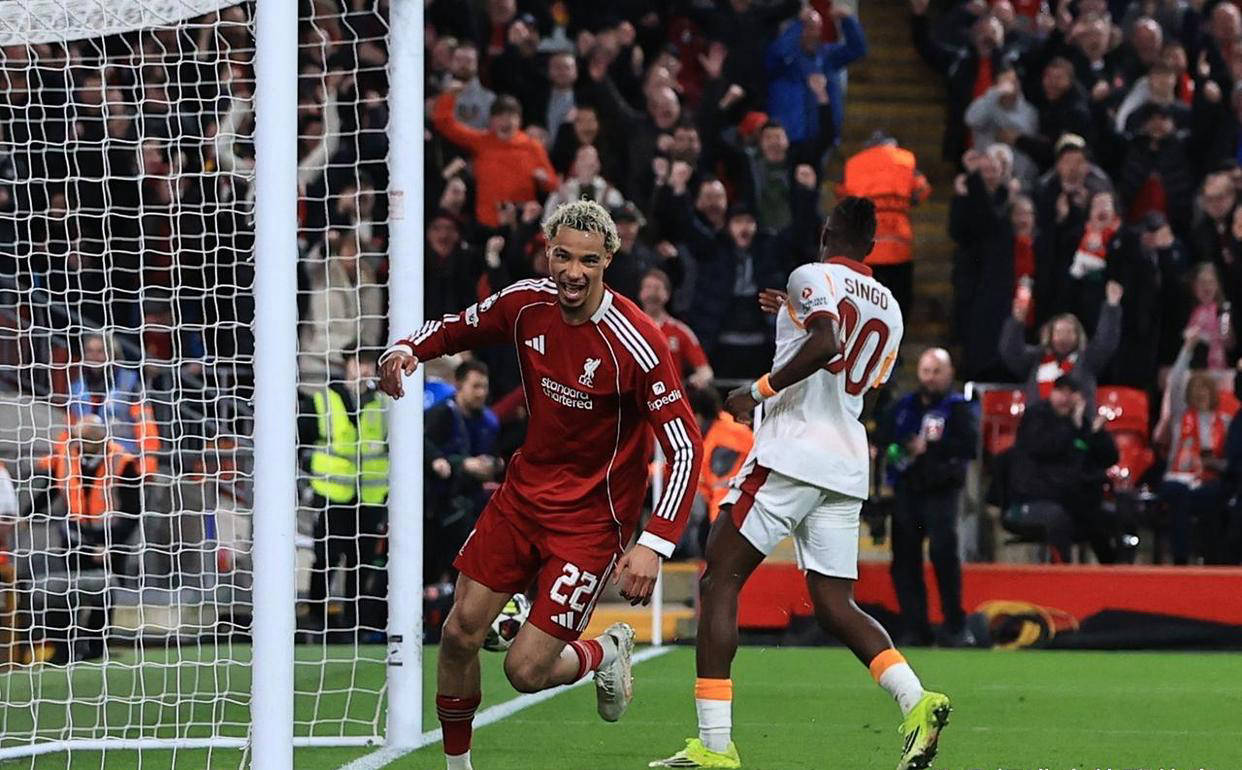 利物浦4-1逆转加拉塔萨雷，斯洛特“放弃传控”反获胜机，暂缓帅位危机